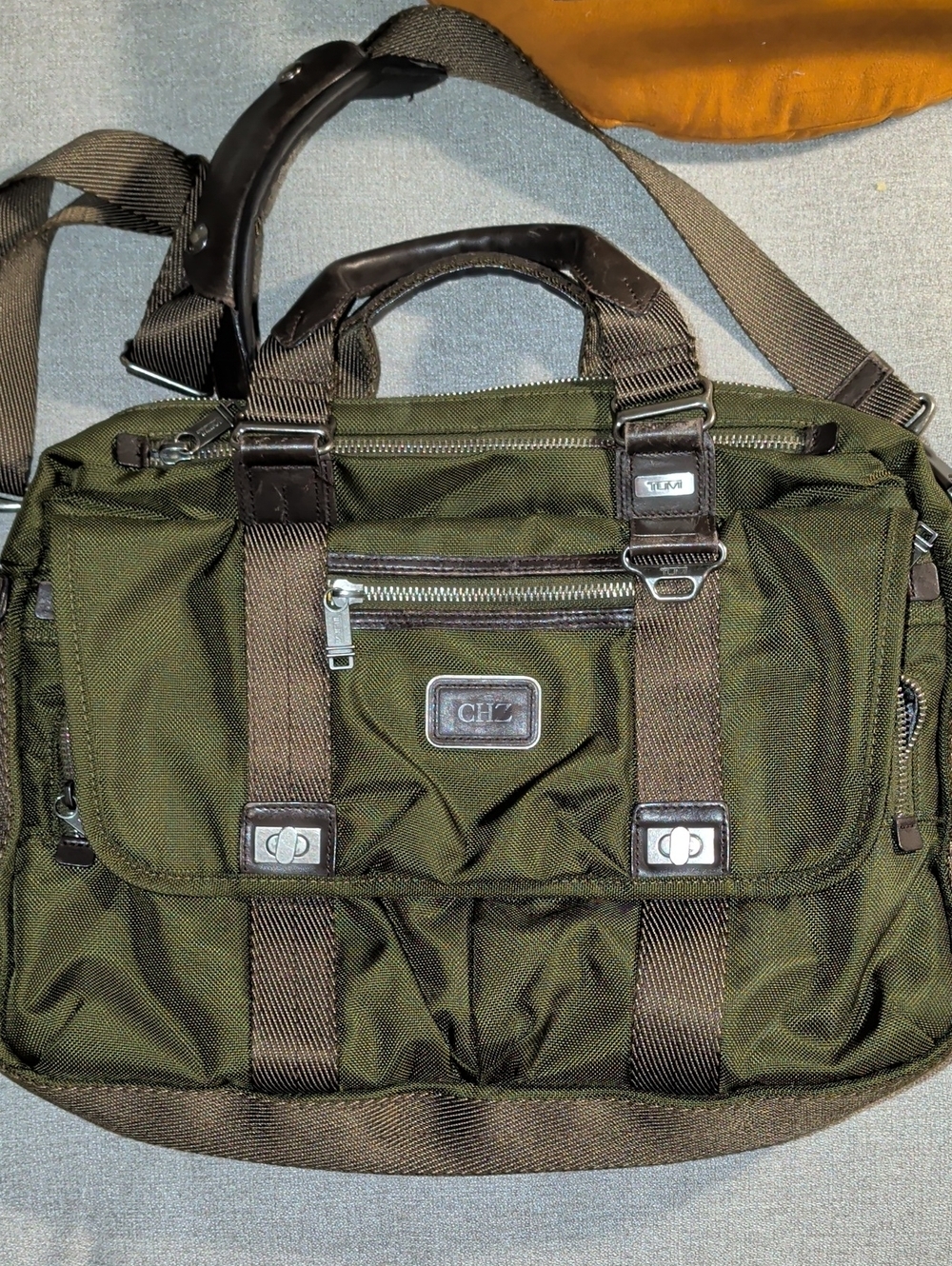 Tumi Alpha Bravo Briefcase Olive Green Men's Messenger Bag with Adjustable Strap